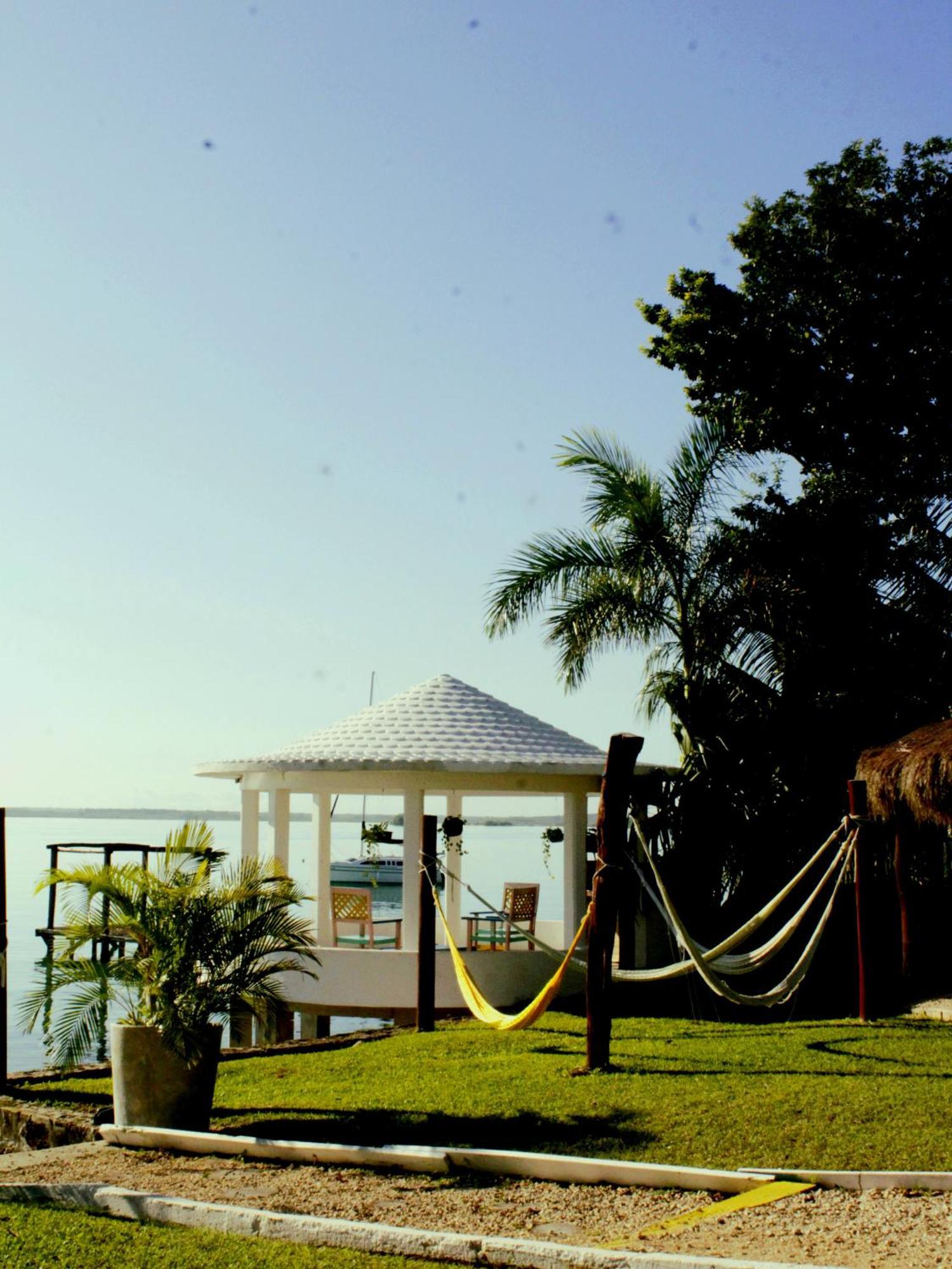Tropic Bacalar Hotel Exterior photo